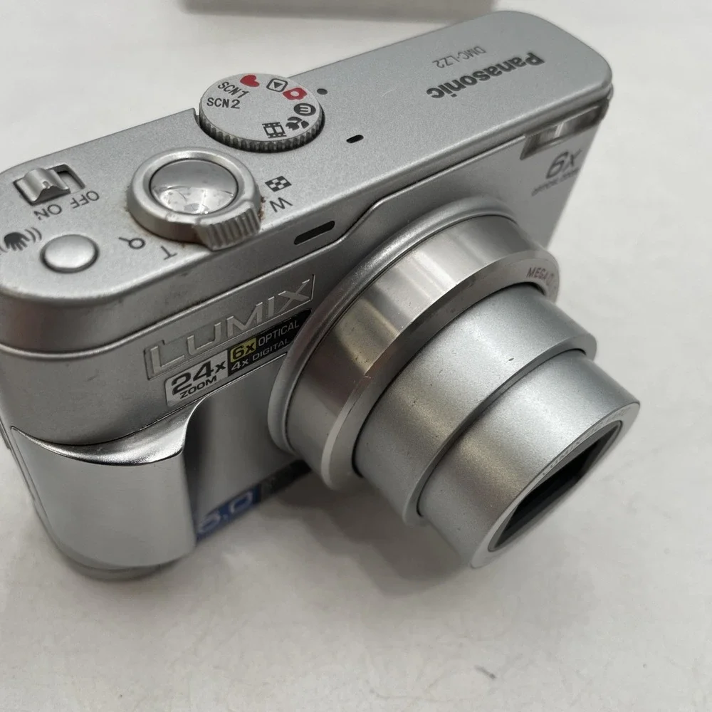 Panasonic LUMIX DMC-LZ2 5.0MP Digital Camera 24X Zoom+Battery